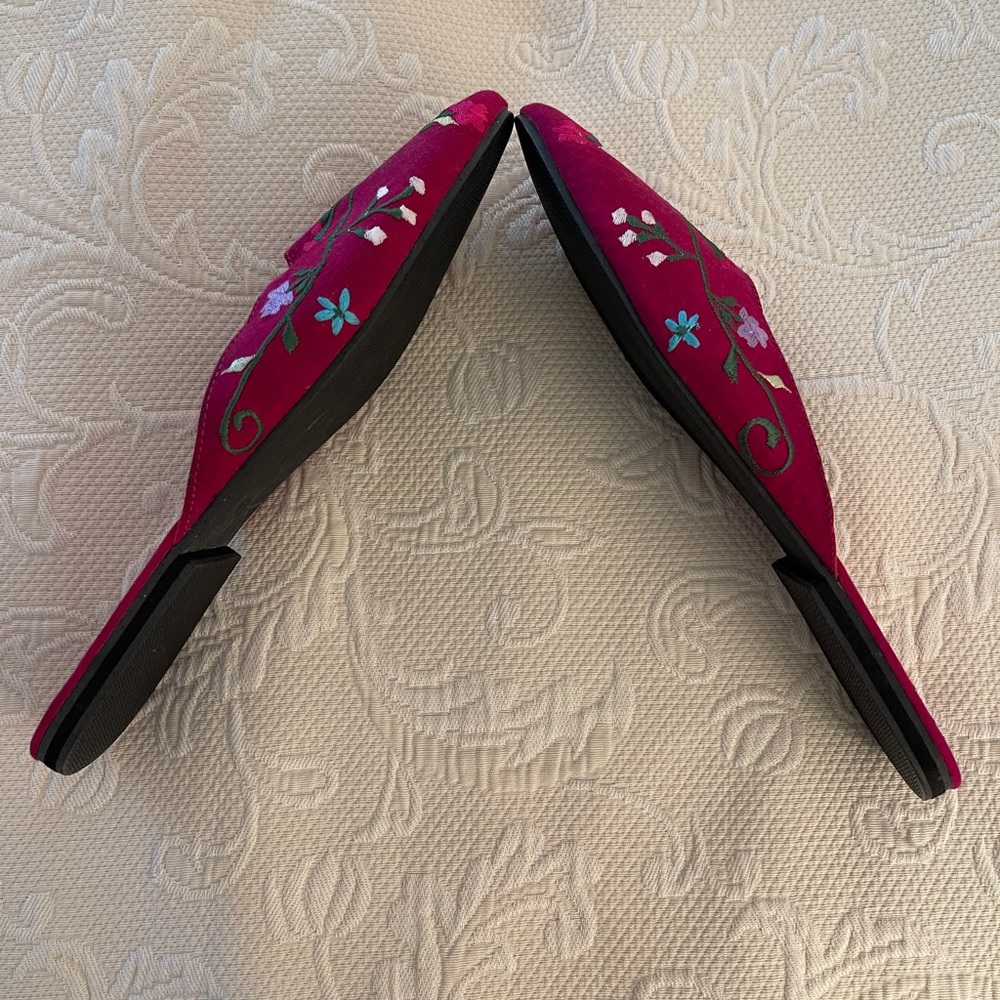 Embroidered Slippers - Picture 3 of 6